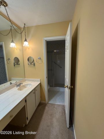 3030 Breckenridge Ln APT 519, Louisville, KY 40220