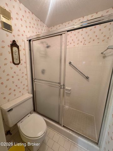 3030 Breckenridge Ln APT 519, Louisville, KY 40220