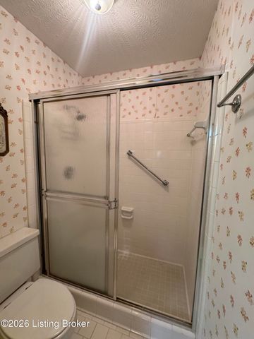 3030 Breckenridge Ln APT 519, Louisville, KY 40220