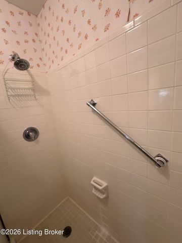 3030 Breckenridge Ln APT 519, Louisville, KY 40220