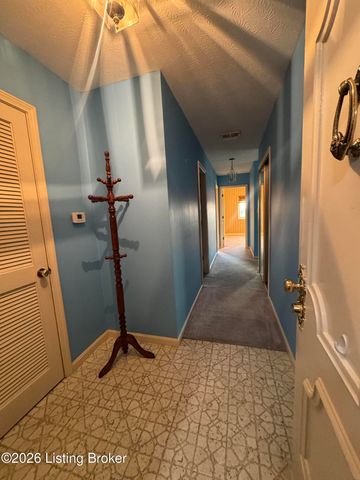 3030 Breckenridge Ln APT 519, Louisville, KY 40220