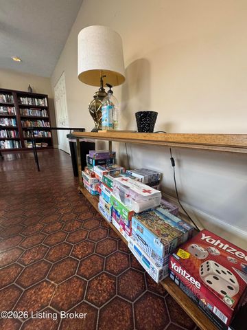 3030 Breckenridge Ln APT 519, Louisville, KY 40220