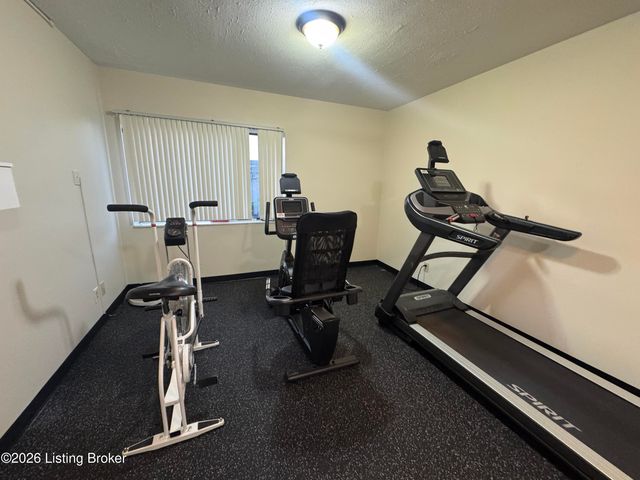 3030 Breckenridge Ln APT 519, Louisville, KY 40220