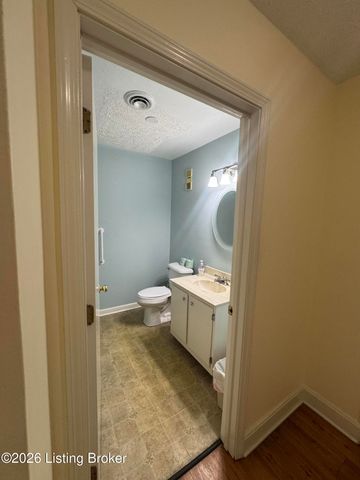 3030 Breckenridge Ln APT 519, Louisville, KY 40220