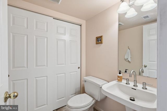 33 E PARK RD, Newtown, PA 18940
