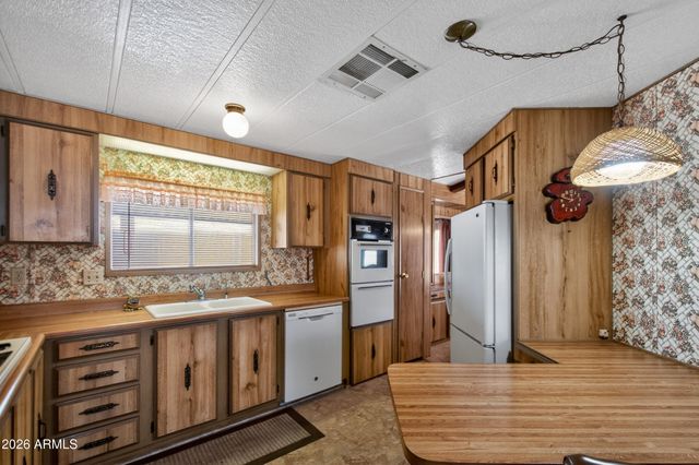 5504 E ARCADIA Avenue, Mesa, AZ 85206