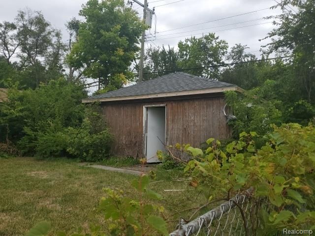 9900 Asbury Park, Detroit, MI 48227
