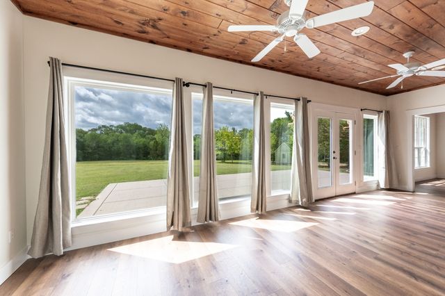 38 Jubilee Farm Road, Bells, TX 75414