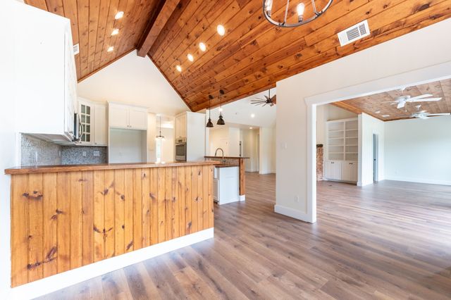 38 Jubilee Farm Road, Bells, TX 75414