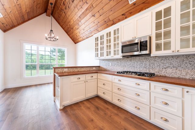38 Jubilee Farm Road, Bells, TX 75414