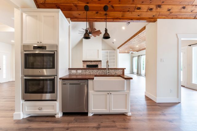 38 Jubilee Farm Road, Bells, TX 75414
