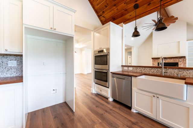 38 Jubilee Farm Road, Bells, TX 75414