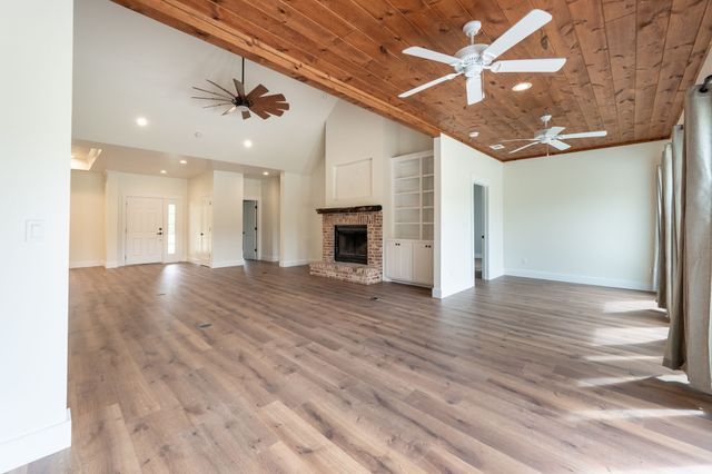 38 Jubilee Farm Road, Bells, TX 75414