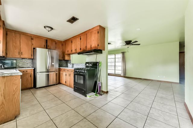 3517 Tanglebriar Drive, Pasadena, TX 77503