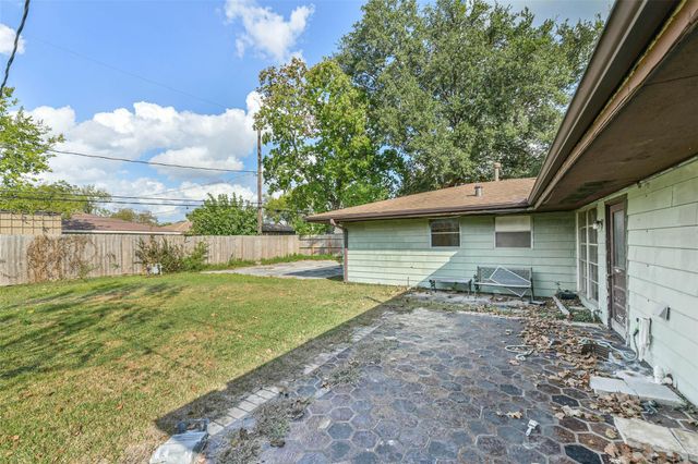 3517 Tanglebriar Drive, Pasadena, TX 77503