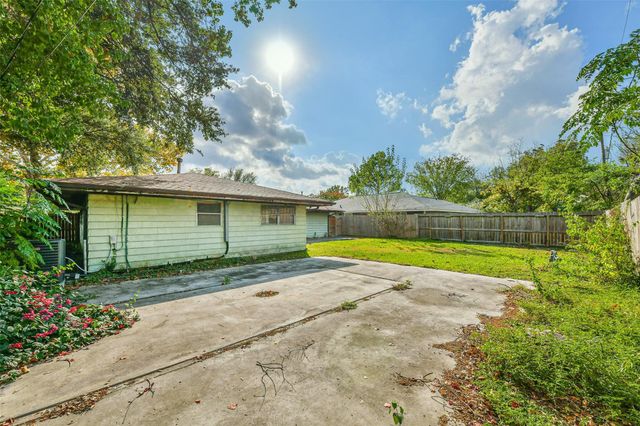 3517 Tanglebriar Drive, Pasadena, TX 77503