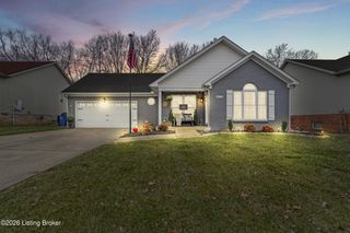 215 Woodfield Cir, Shelbyville, KY 40065