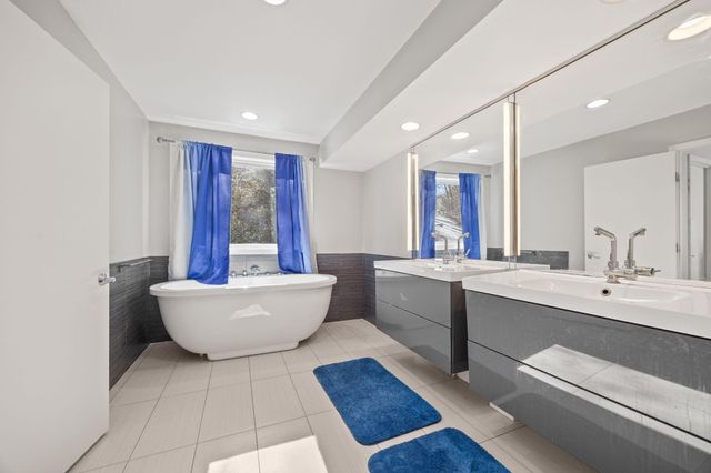 2457 Dianna Lane, Little Canada, MN 55117