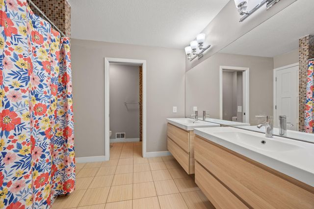 2457 Dianna Lane, Little Canada, MN 55117