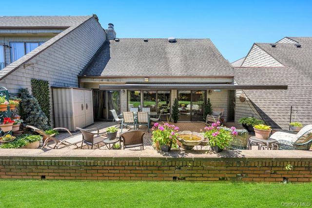 202 Captains Way, Bay Shore, NY 11706