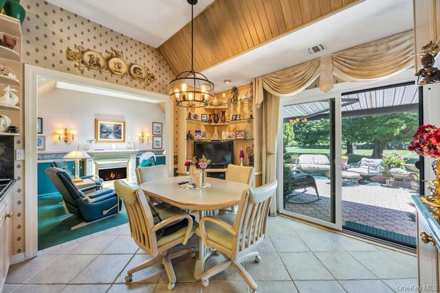 202 Captains Way, Bay Shore, NY 11706