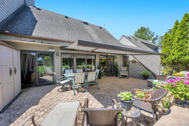 202 Captains Way, Bay Shore, NY 11706