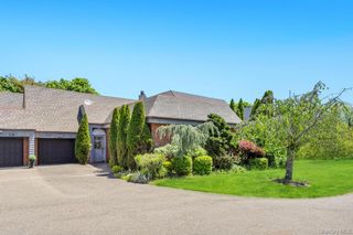 202 Captains Way, Bay Shore, NY 11706