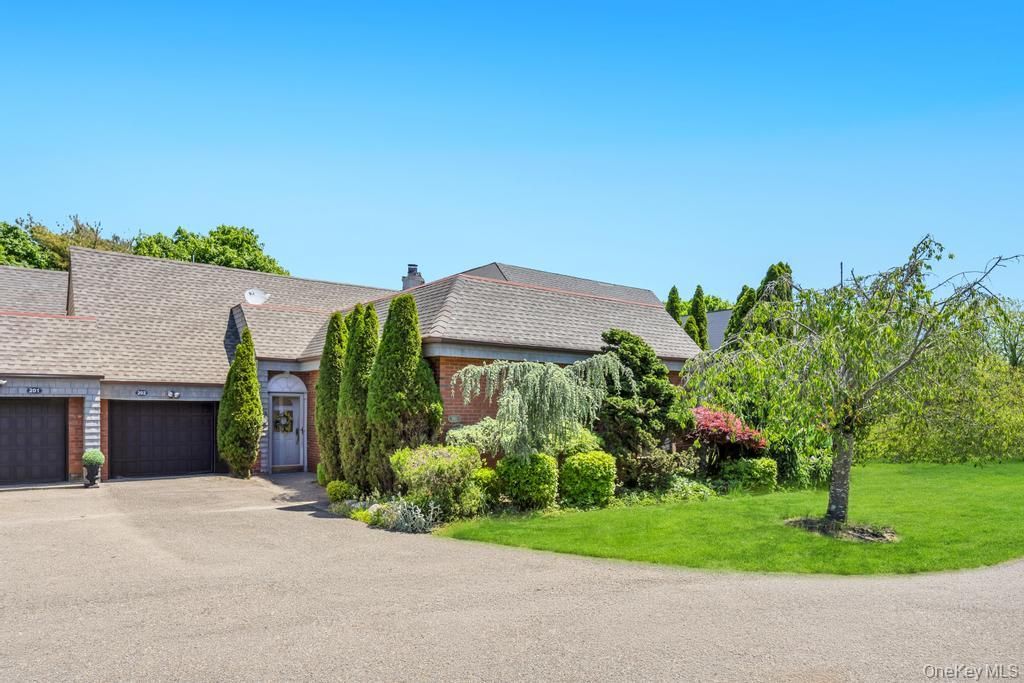 202 Captains Way, Bay Shore, NY 11706