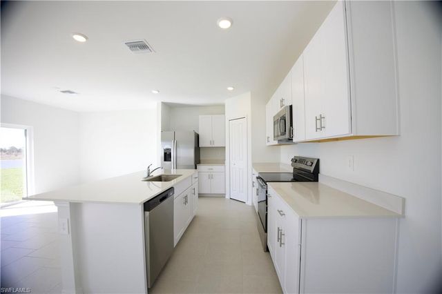 19558 Fairhill CT, Lehigh Acres, FL 33936