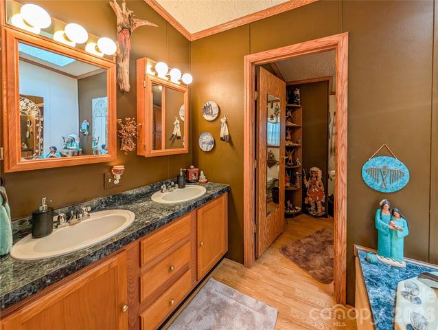 1372 Lickskillet Road, Burnsville, NC 28714