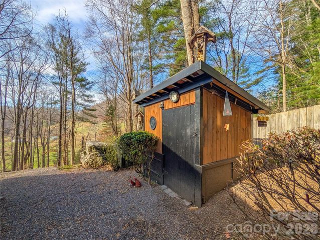 1372 Lickskillet Road, Burnsville, NC 28714