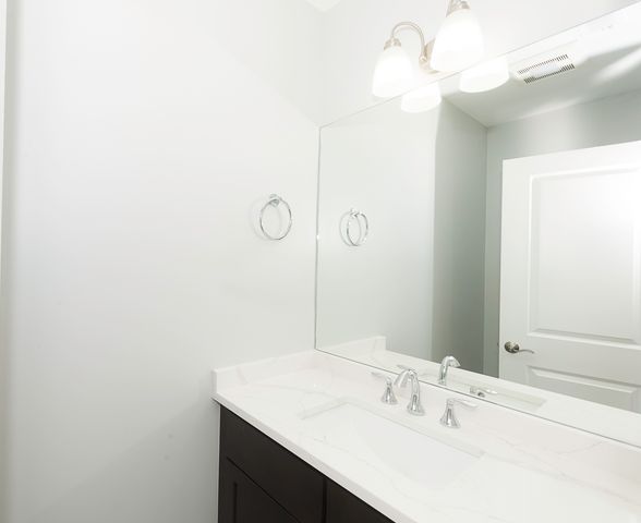 520 N Western Avenue 3B, Chicago, IL 60612