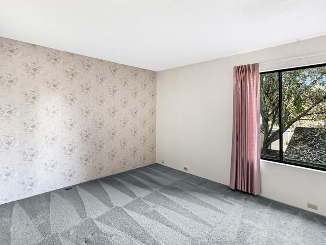 1061 Commons Dr, Sacramento, CA 95825