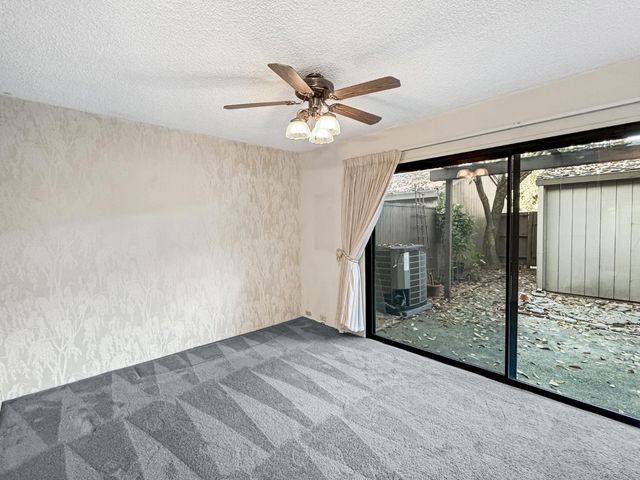 1061 Commons Dr, Sacramento, CA 95825