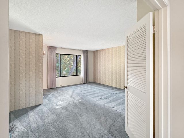 1061 Commons Dr, Sacramento, CA 95825