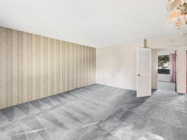 1061 Commons Dr, Sacramento, CA 95825