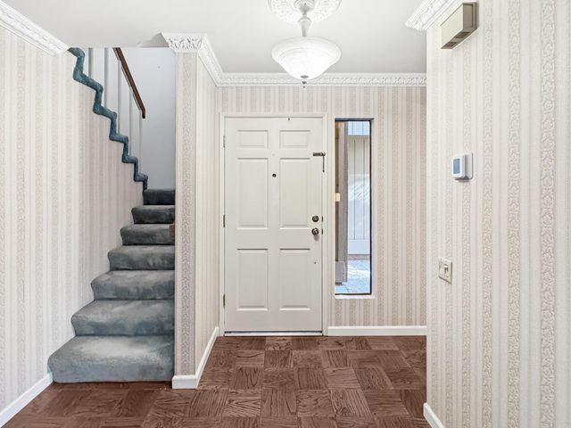 1061 Commons Dr, Sacramento, CA 95825