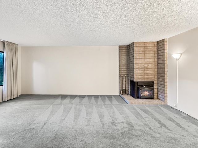 1061 Commons Dr, Sacramento, CA 95825