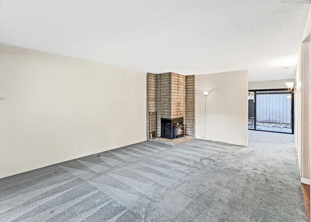 1061 Commons Dr, Sacramento, CA 95825