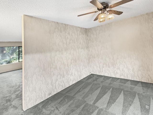 1061 Commons Dr, Sacramento, CA 95825