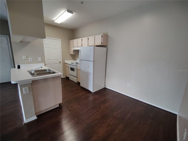 13215 SANCTUARY COVE DRIVE 301, Temple Terrace, FL 33637