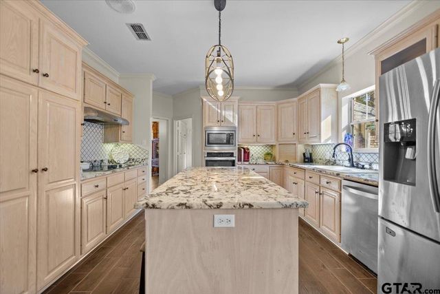 1336 Bridle Path, Hideaway, TX 75771