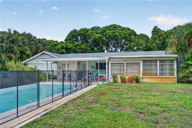 1608 Crayton RD, Naples, FL 34102