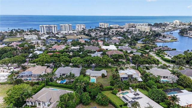 1608 Crayton RD, Naples, FL 34102