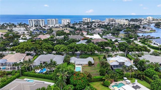 1608 Crayton RD, Naples, FL 34102