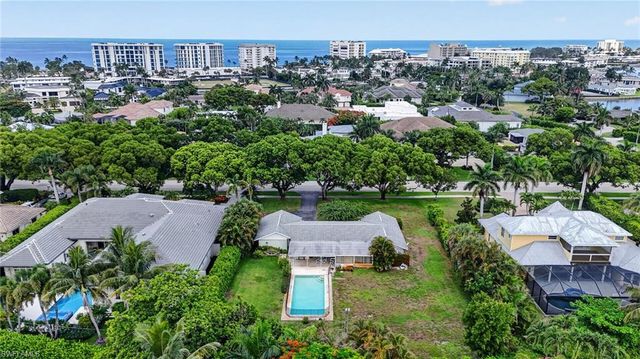 1608 Crayton RD, Naples, FL 34102