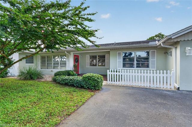 1608 Crayton RD, Naples, FL 34102