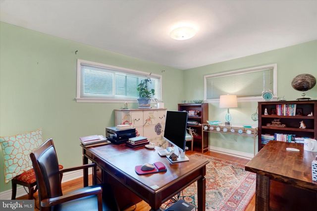 2360 LOUCKS RD, York, PA 17408