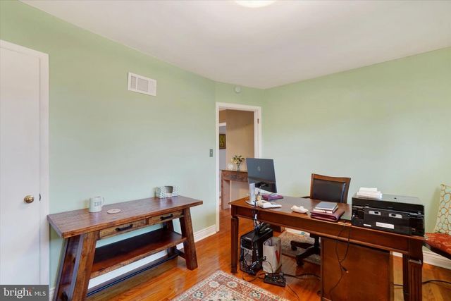 2360 LOUCKS RD, York, PA 17408