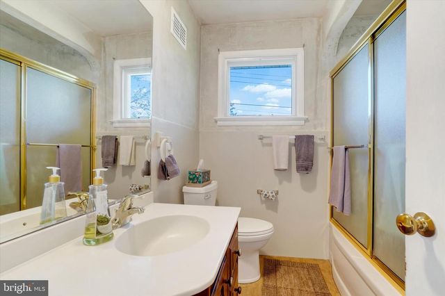 2360 LOUCKS RD, York, PA 17408